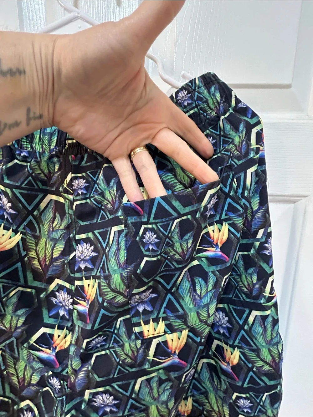 WESC Swim Shorts Men’s L Women’s XL Unisex Lotus Palm‎ Pull On Woven Drawstring